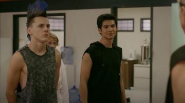 T shirt of Hawk (Jacob Bertrand) in Cobra Kai (S02E01)