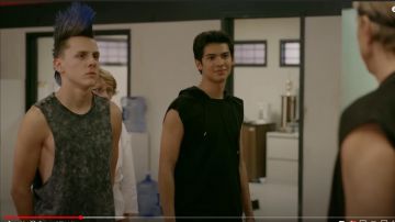 T shirt of Hawk (Jacob Bertrand) in Cobra Kai (S02E01)