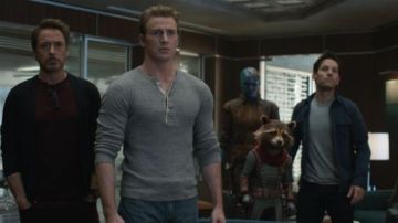 T shirt ou veste de Tony Stark / Iron Man (Robert Downey Jr.) dans Avengers: Endgame