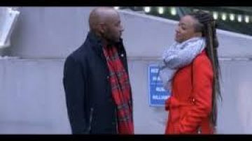 High Collor jacket with zipper pockets of Rush Williams (Romany Malco) in Holiday Rush
