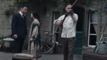 Long kimono jacket worn by Esme Shelby (Aimee-Ffion Ed­wards) in Peaky Blinders TV series wardrobe (Season 4 Episode 1)