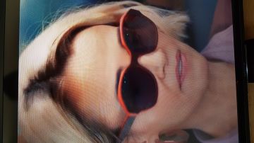 Gafas de sol usadas por Alice Pieszecki (Leisha Hailey) en The L Word: Generation Q (S01E06)