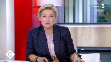 La veste blazer à carreaux portée par Anne-Élisabeth Lemoine dans l'émission C à Vous
