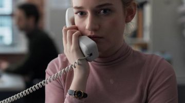 The little black watch of Jane (Julia Garner) in The Assistant