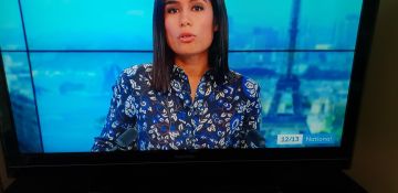 Chemise portée par Emilie Tran Nguyen Emilie Tran Nguyen  12/13 Journal de France 3