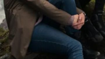 Les bottes à lacets noires avec sangle utilitaire et rand argenté de Melinda Monroe (Alexandra Breckenridge) dans Virgin River (S02E06)