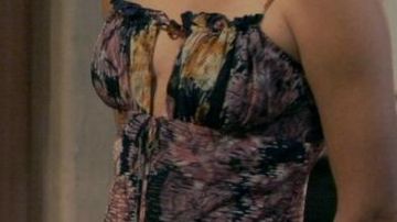 Vestido de Mia (Emmanuelle Vaugier) en Dos hombres y medio (S03E08)