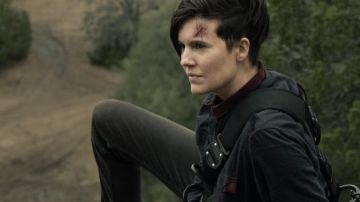 Shirt of Althea (Maggie Grace) in Fear the Walking Dead (S05E04)