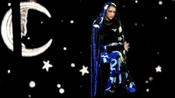 Black and white pants of Apple in The Victories of Music