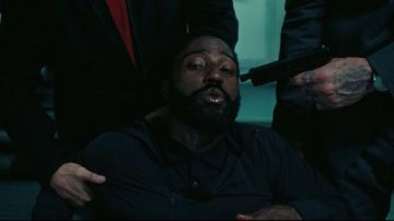 Ultra-light sport jacket of Protagonist (John David Washington) in Tenet