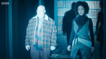 Robe de Bill Potts (Pearl Mackie) dans Doctor Who (S10E06)