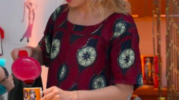 Camiseta de Géraldine (Lou Chauvain) en Fais pas ci, fais pas ça (S09E02)