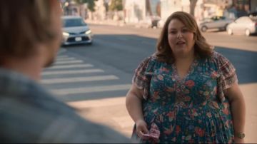 Magnifique robe à fleurs de Kate Pearson (Chrissy Metz) dans This Is Us (S05E05)