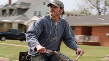 Henley usado por Sam (Billy Crudup) en Rudderless