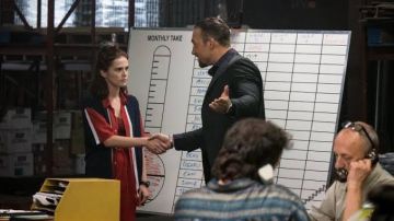 button-down shirt with a short sleeve in the colors red, dark blue and white by Peg Zoey Deutch in Buffaloed