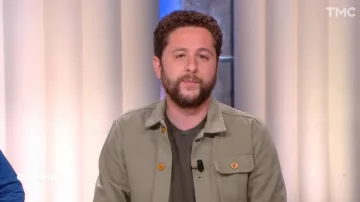 The jacket worn by Azzeddine Ahmed-Chaouch in the show Quotidien of April 20, 2021