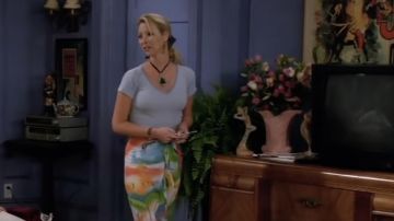 Statues and Vase de Monica Geller (Courteney Cox) dans Friends (S02E01)