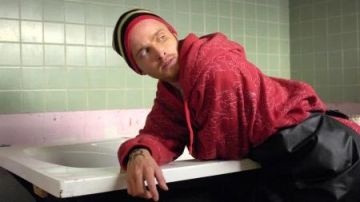 Red cloud hoodie worn by Jesse Pinkman (Aaron Paul) in Breaking Bad (S01E02)