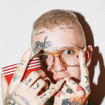 Anteojos usados por Lil Peep en @loverboypeep cuenta de Instagram