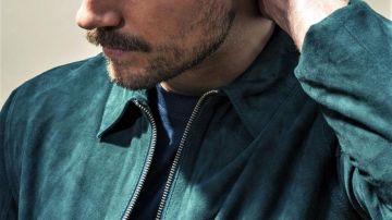 Veste en velours de Henry Cavill portée lors de la séance photo