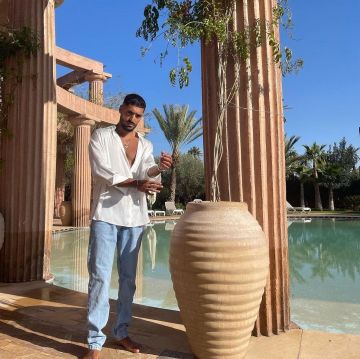 Chemise  porté par Sneazzy  sur le compte Instagram de @sneazzysneazzy