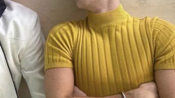 La chemise  of Manurios  manurios in Elite