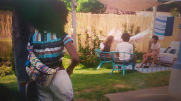 Banana bag striped worn by Summer (Coco Rebecca Edogamhe) in Three meters above the sky (S02E01)