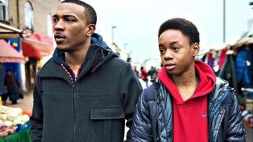 Chaqueta azul usada por Xavien Russell Xavien Russell en Top Boy