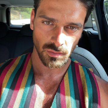 __ de Michele Morrone en la cuenta de Instagram @iammichelemorroneofficial