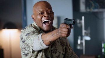 Hawaiian shirt of Darius Kincaid (Samuel L. Jackson) in Hitman's Wife's Bodyguard