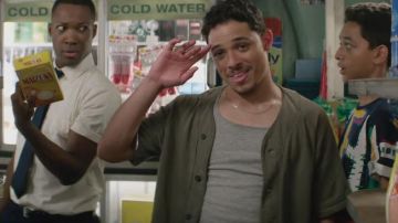 Veste manche courte Usnavi (Anthony Ramos) dans D'où l'on vient
