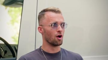 Lunette de Squeezie dans SOS Streaming : 3 jours pour devenir le meilleur