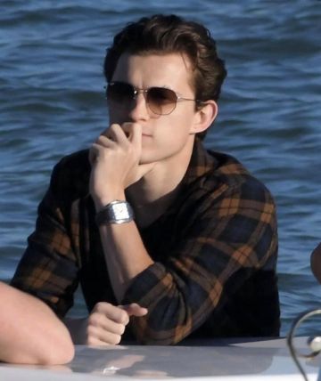 The sunglasses worn by Tom Holland in a photo on a boat