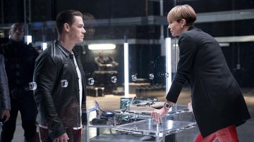 Montre portée par Cipher (Charlize Theron) comme on le voit dans F9 Fast and Furious 9