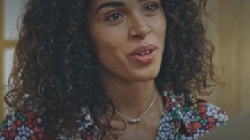 La blusa floral que lució Fanny (Prudence Leroy) en la serie Plus belle la vie (Temporada 17)