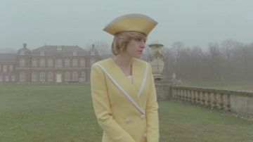Yellow ensemble worn by Princess Diana (Kristen Stewart) as seen in Spencer movie