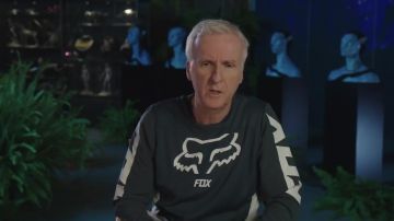 Fox Motocross Jersey porté par James Cameron dans la vidéo YouTube Avatar Q&amp;A de James Cameron