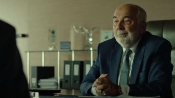 La montre portée par Francis Bartek (Gérard Jugnot) dans le film Pourris gâtés