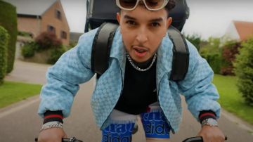 La veste bleue Gucci portée par ICO dans son clip 8 Mile (Uber Banger #1)