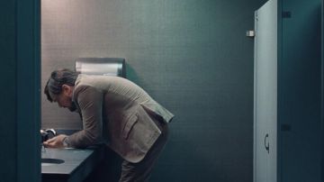 Watch with silver dial worn by Dr. Randall Mindy (Leonardo DiCaprio) as seen in Don't Look Up movie