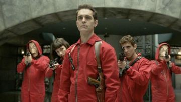 Glove worn by Río (Miguel Herrán) in Money Heist (S03)