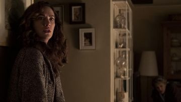 Cardigan worn by Kate Siegel as seen in Midnight Mass TV series (Season 1)