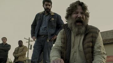 Sleeveless puff jacket worn by Robert Longstreet as seen in Midnight Mass outfits (Season 1) TV series