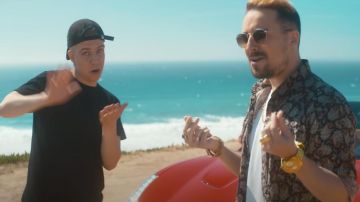 El reloj de oro de Freddy Gladieux en el clip Mirador de Kezah feat. Freddy 