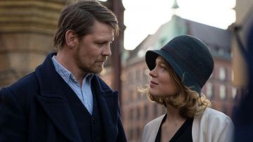 Sombrero usado por Lizzy (Léa Seydoux) como se ve en la película The Story of My Wife