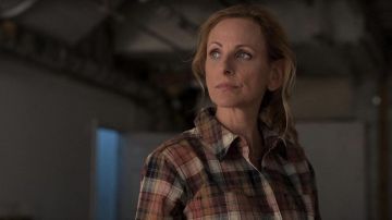 Camisa a cuadros usada por Jackie Rossi (Marlee Matlin) como se ve en la película CODA