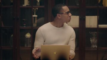 White sweater worn by Lionel Higgins (DeRon Horton) as seen in Dear White People TV series outfits (Season 4 Episode 7)