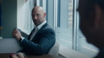 Reloj usado por Michael Prince (Corey Stoll) como se ve en el programa de televisión Billions (Temporada 5 Episodio 12)