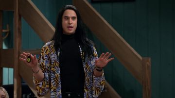 Printed shirt worn by Jayden (Michael Hsu Rosen) as seen in Pretty Smart TV series (S01E07)