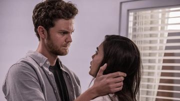 Grey Button Down Shirt worn by Richie Kirsch (Jack Quaid) as seen in Scream movie